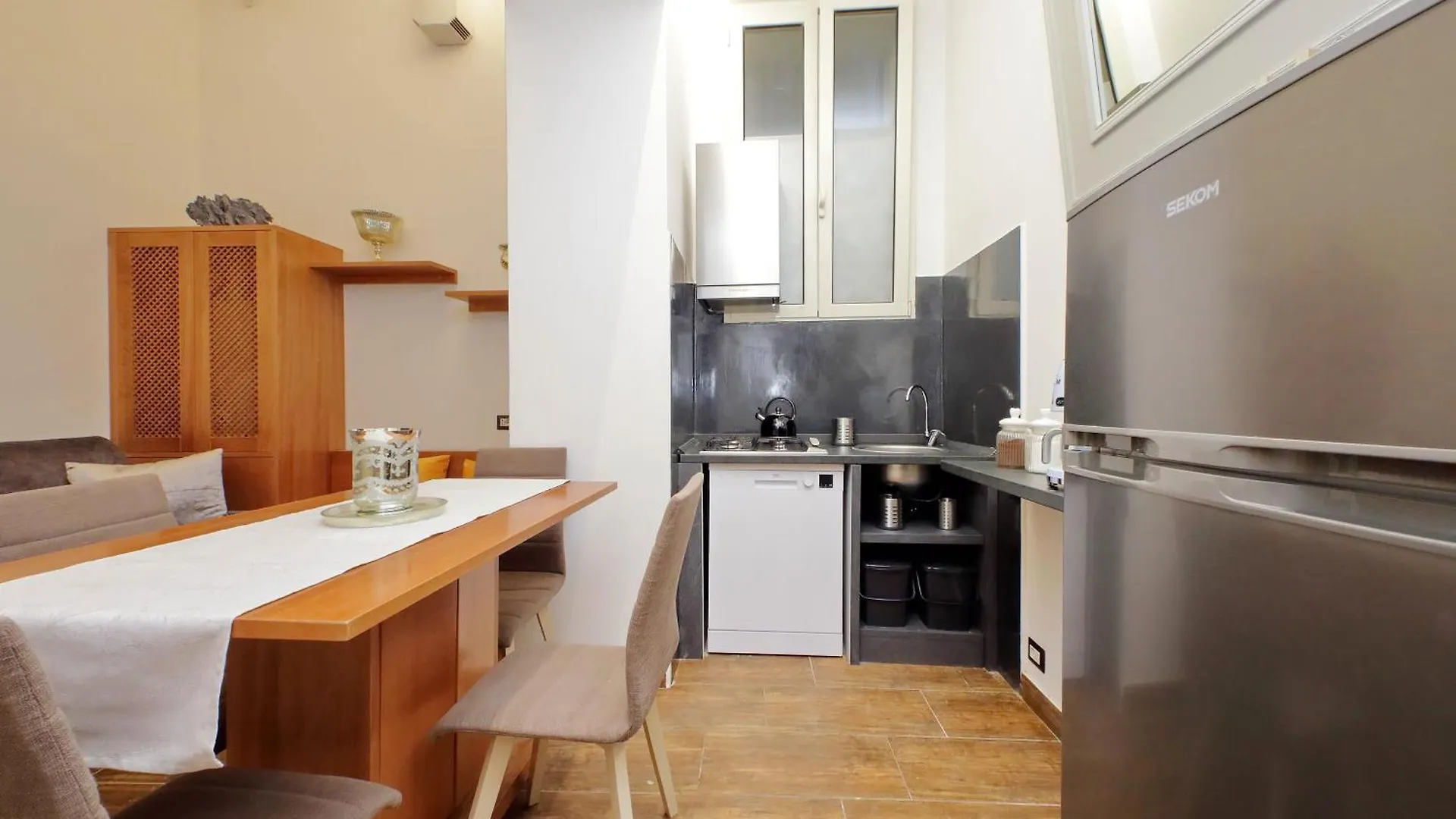Elegant And New 3 Bedrooms Apt Near S. Peter! Rome 0*,