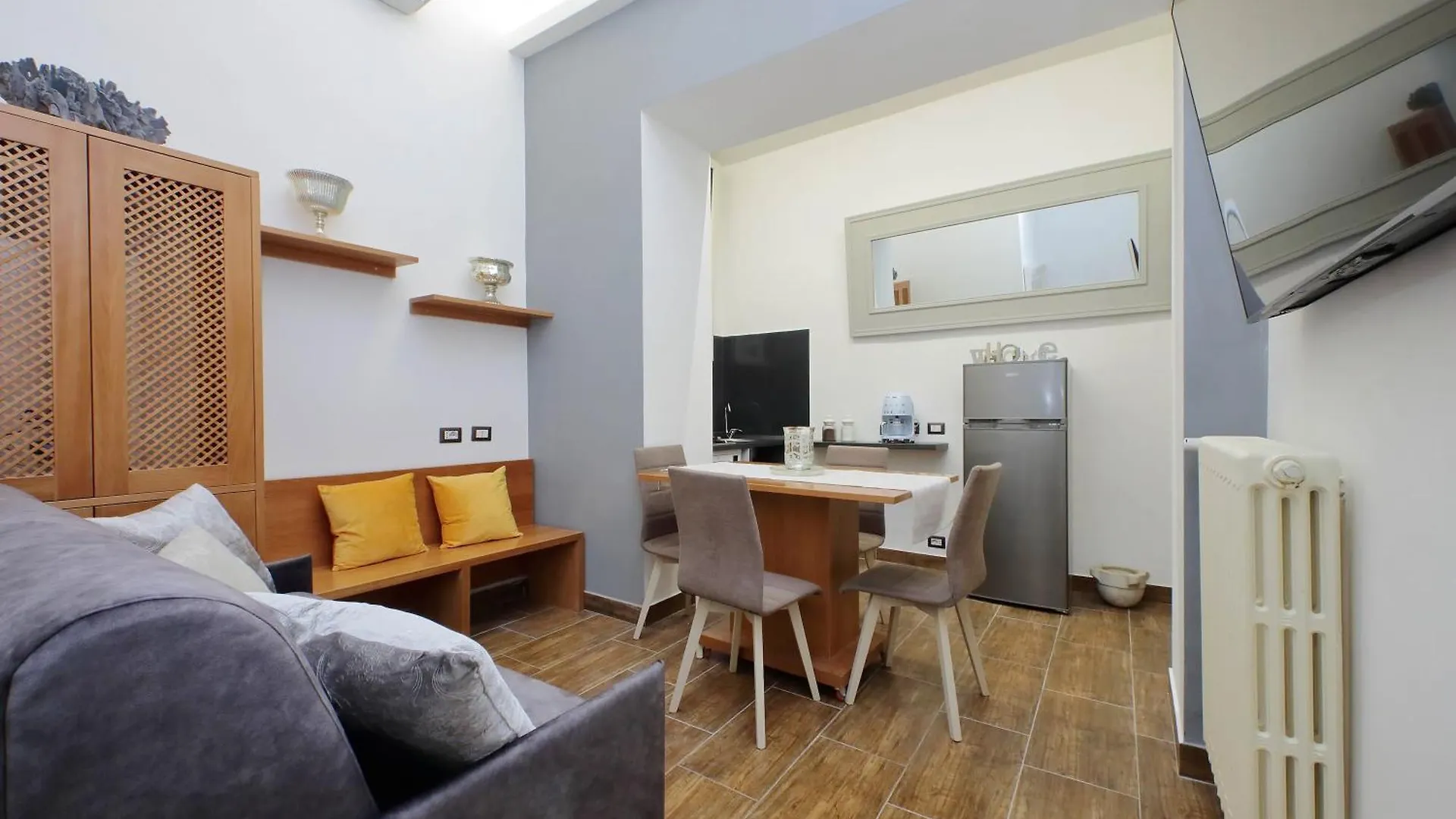 Elegant And New 3 Bedrooms Apt Near S. Peter! Rome Apartment