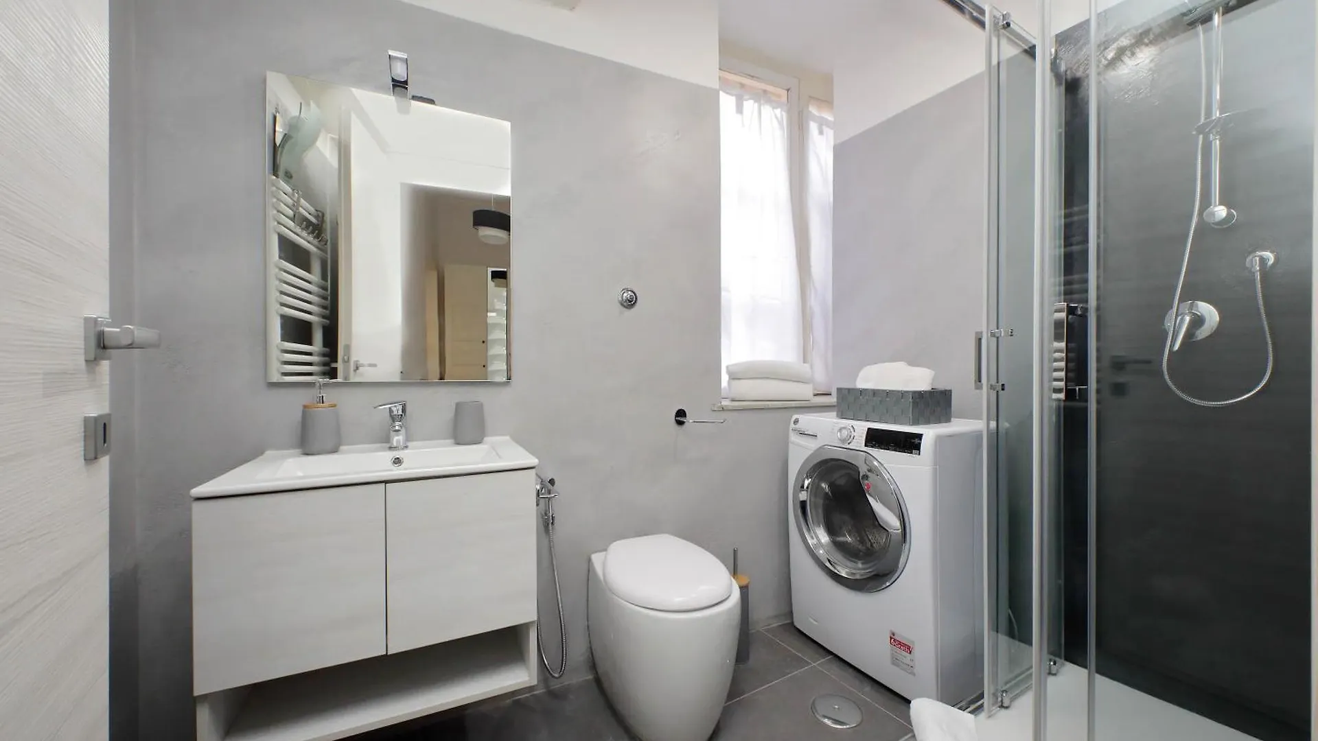 アパート Elegant And New 3 Bedrooms Apt Near S. Peter! ローマ