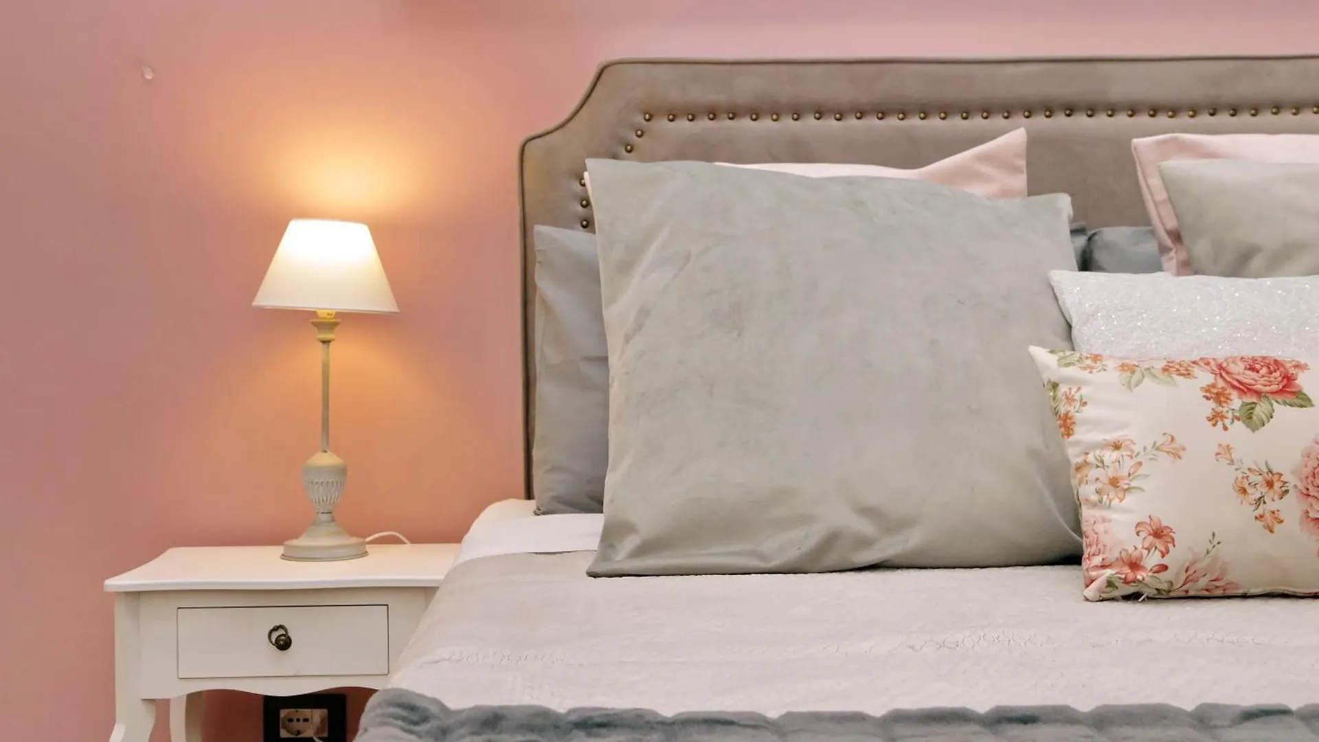 Elegant And New 3 Bedrooms Apt Near S. Peter! ローマ アパート